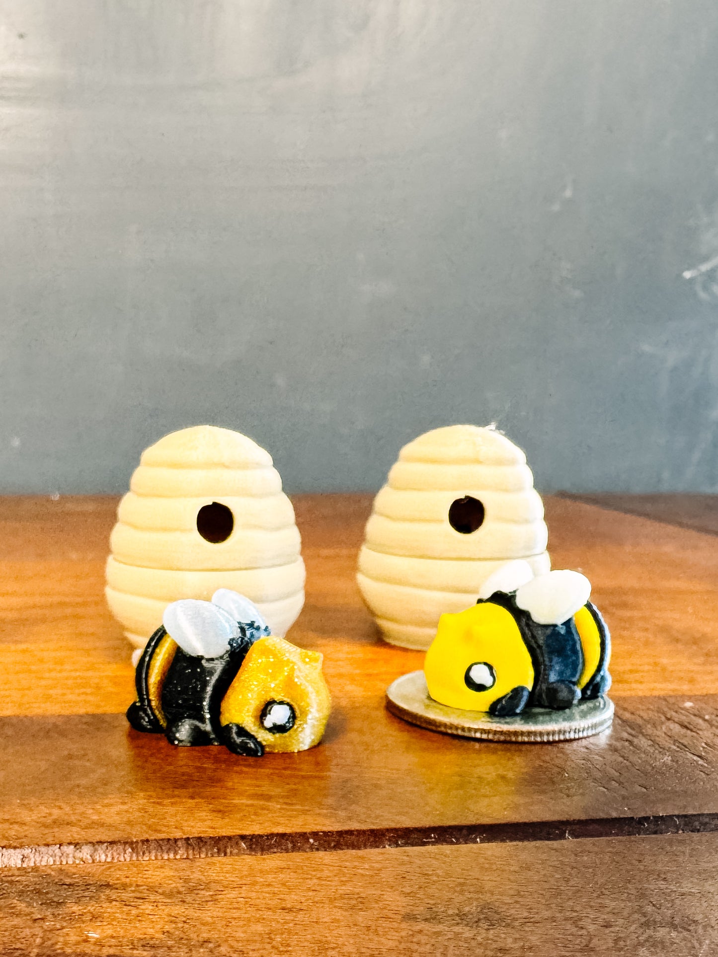 Bee Hive with Bee Flexi