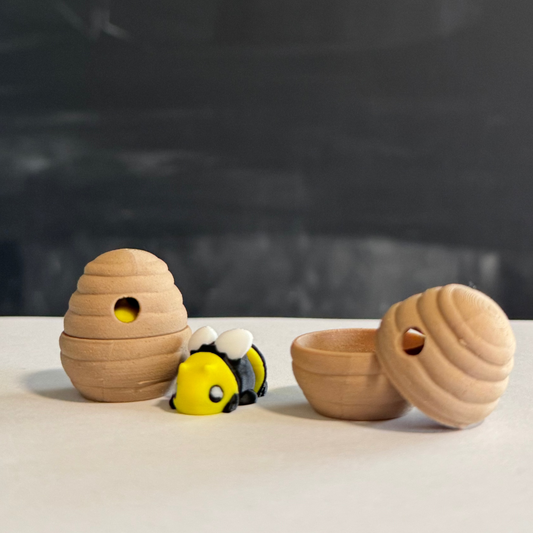Bee Hive with Bee Flexi